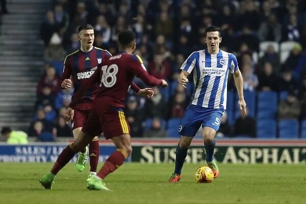 Brighton & Hove Albion vs Ipswich Town: Lewis Dunk's Defensive Battle in EFL Sky Bet Championship (14 February 2017)