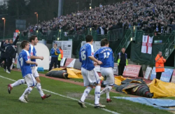 Buy Dean Hammond celebrates his goal