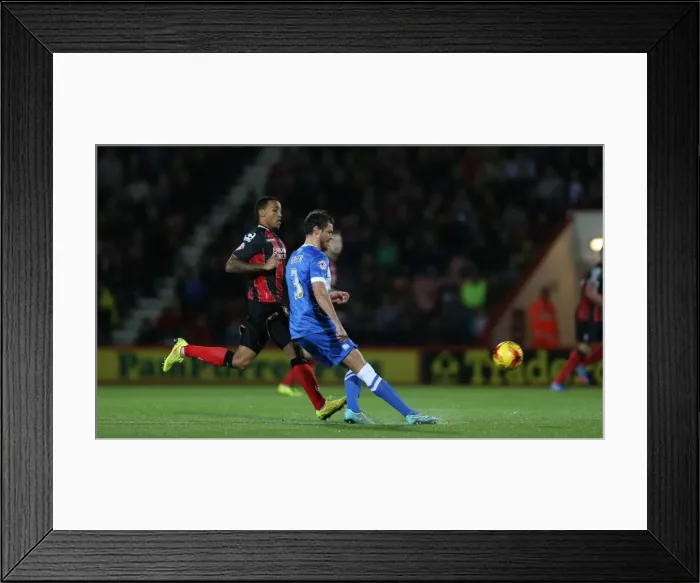 Framed Print : Gordon Greer in Action: Brighton and Hove Albion vs Bournemouth, SkyBet Championship (November 2014) Framed Print : Gordon Greer in Action: Brighton and Hove Albion vs Bournemouth, SkyBet Championship (November 2014)