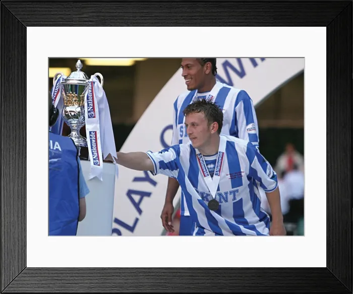 Framed Print : 2004 Play-off Final Framed Print : 2004 Play-off Final