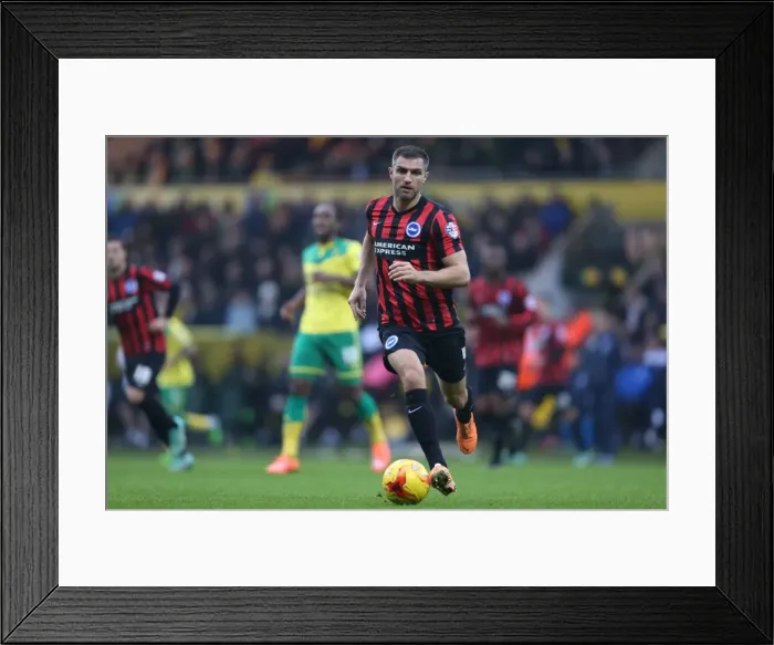 Framed Print : Aaron Hughes in Action: Norwich City vs. Brighton & Hove Albion, Carrow Road, 2014 Framed Print : Aaron Hughes in Action: Norwich City vs. Brighton & Hove Albion, Carrow Road, 2014