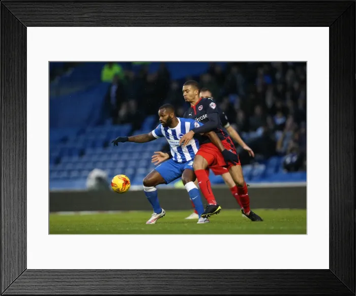 Framed Print : Darren Bent Scores the Christmas Goal: Brighton & Hove Albion vs. Reading (26DEC14) Framed Print : Darren Bent Scores the Christmas Goal: Brighton & Hove Albion vs. Reading (26DEC14)