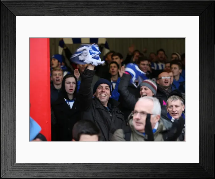 Framed Print : Brighton and Hove Albion FA Cup Fans at Griffin Park (03JAN15) Framed Print : Brighton and Hove Albion FA Cup Fans at Griffin Park (03JAN15)