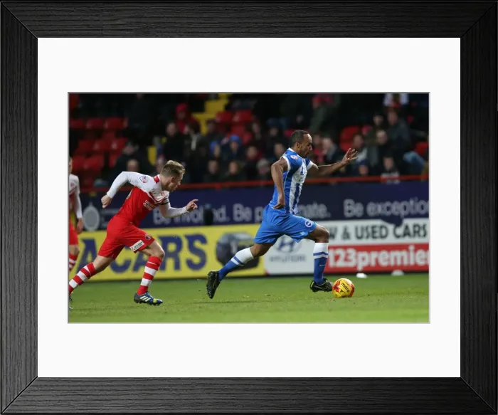 Framed Print : Chris O'Grady Clash: Sky Bet Championship Showdown - Charlton Athletic vs. Brighton & Hove Albion (10 January 2015)