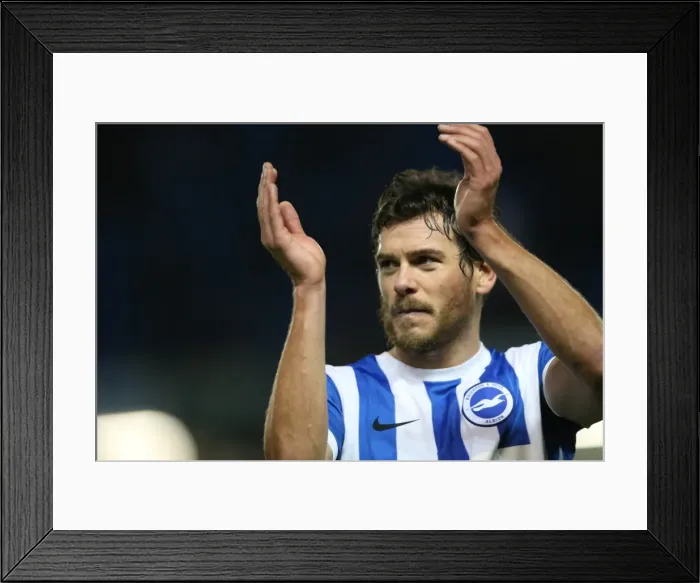Framed Print : Gordon Greer Leads Brighton and Hove Albion in FA Cup Battle against Arsenal (25 January 2015) Framed Print : Gordon Greer Leads Brighton and Hove Albion in FA Cup Battle against Arsenal (25 January 2015)