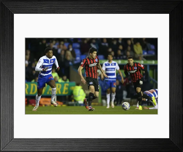 Framed Print : Brighton's Ledesma in Action against Reading in Championship Clash (10MAR15) Framed Print : Brighton's Ledesma in Action against Reading in Championship Clash (10MAR15)
