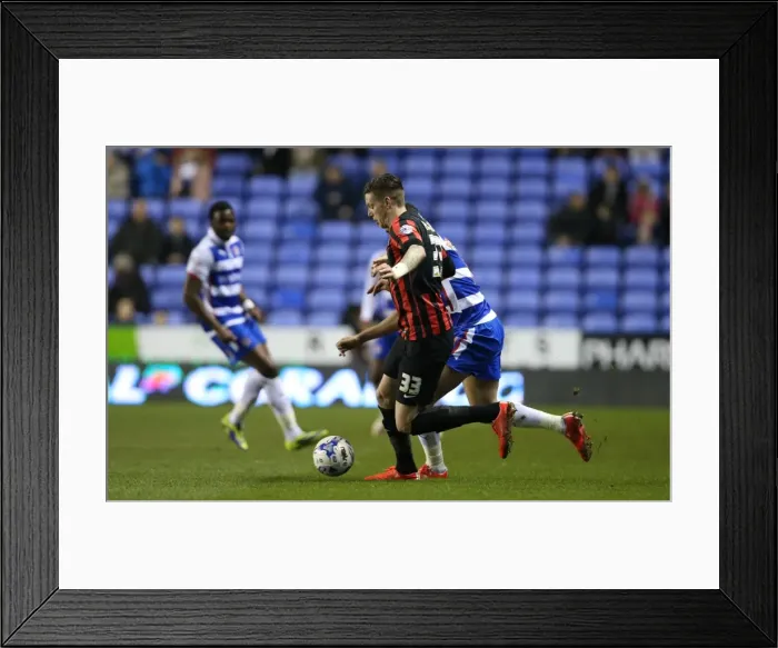 Framed Print : Greg Halford in Action: Reading vs. Brighton and Hove Albion, Championship Clash at Madejski Stadium (10MAR15) Framed Print : Greg Halford in Action: Reading vs. Brighton and Hove Albion, Championship Clash at Madejski Stadium (10MAR15)