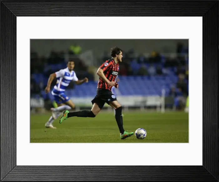 Framed Print : Gordon Greer Leads Brighton and Hove Albion in Championship Clash against Reading (10MAR15) Framed Print : Gordon Greer Leads Brighton and Hove Albion in Championship Clash against Reading (10MAR15)