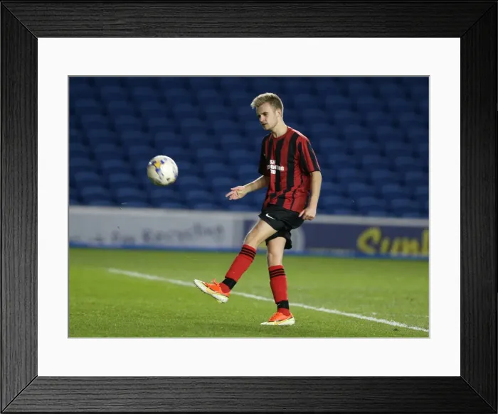 Framed Print : Brighton & Hove Albion: Play on the Pitch - April 27, 2015 (EVE) Framed Print : Brighton & Hove Albion: Play on the Pitch - April 27, 2015 (EVE)