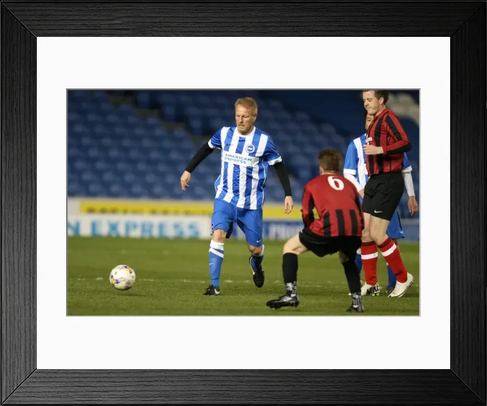 Framed Print : Brighton & Hove Albion: Play on the Pitch - April 27, 2015 (EVE) Framed Print : Brighton & Hove Albion: Play on the Pitch - April 27, 2015 (EVE)