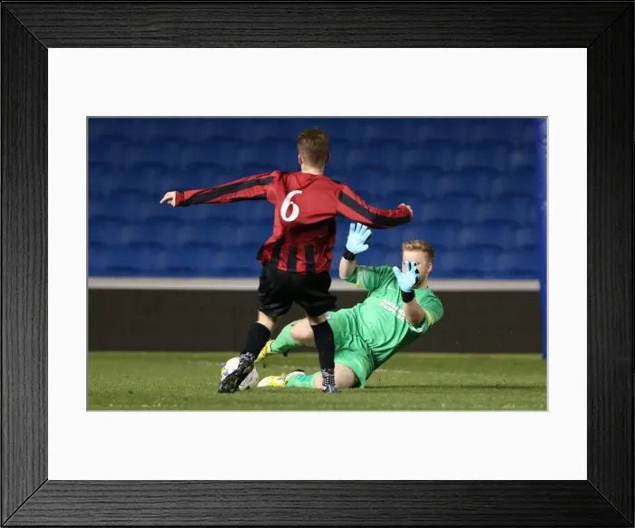 Framed Print : Brighton & Hove Albion: Play on the Pitch - April 27, 2015 (EVE) Framed Print : Brighton & Hove Albion: Play on the Pitch - April 27, 2015 (EVE)