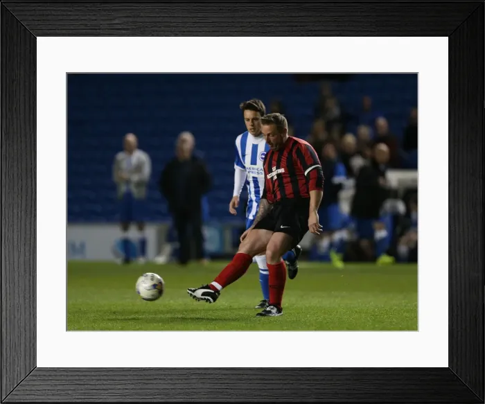 Framed Print : Brighton & Hove Albion: Play on the Pitch - April 27, 2015 (EVE) Framed Print : Brighton & Hove Albion: Play on the Pitch - April 27, 2015 (EVE)
