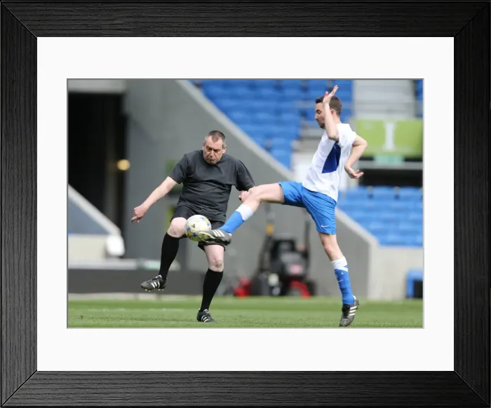 Framed Print : Brighton & Hove Albion: Play on the Pitch - American Express Community Stadium (28 April 2015) Framed Print : Brighton & Hove Albion: Play on the Pitch - American Express Community Stadium (28 April 2015)