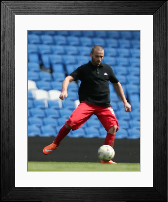Framed Print : Brighton & Hove Albion: Play on the Pitch - American Express Community Stadium (28 April 2015) Framed Print : Brighton & Hove Albion: Play on the Pitch - American Express Community Stadium (28 April 2015)