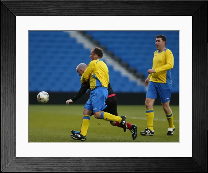 Framed Print : Brighton & Hove Albion: Play on the Pitch - 28 April 2015 (EVE) Framed Print : Brighton & Hove Albion: Play on the Pitch - 28 April 2015 (EVE)