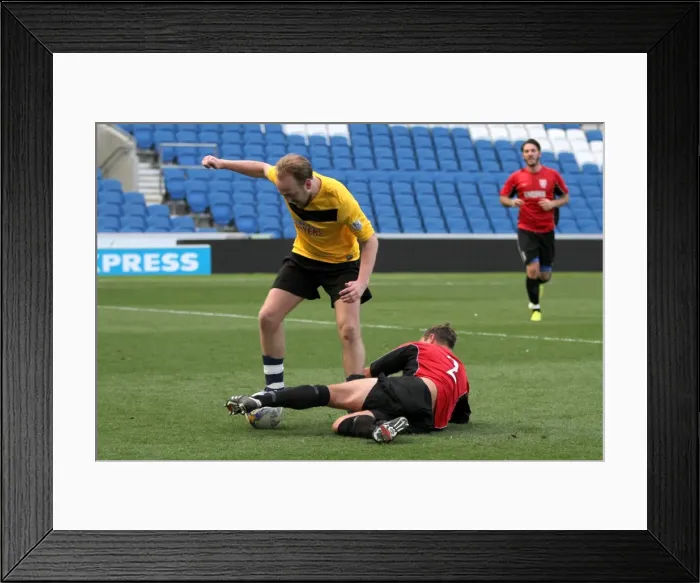 Framed Print : Brighton & Hove Albion: Playing on Pitch (April 28, 2015, 3:00 PM) Framed Print : Brighton & Hove Albion: Playing on Pitch (April 28, 2015, 3:00 PM)