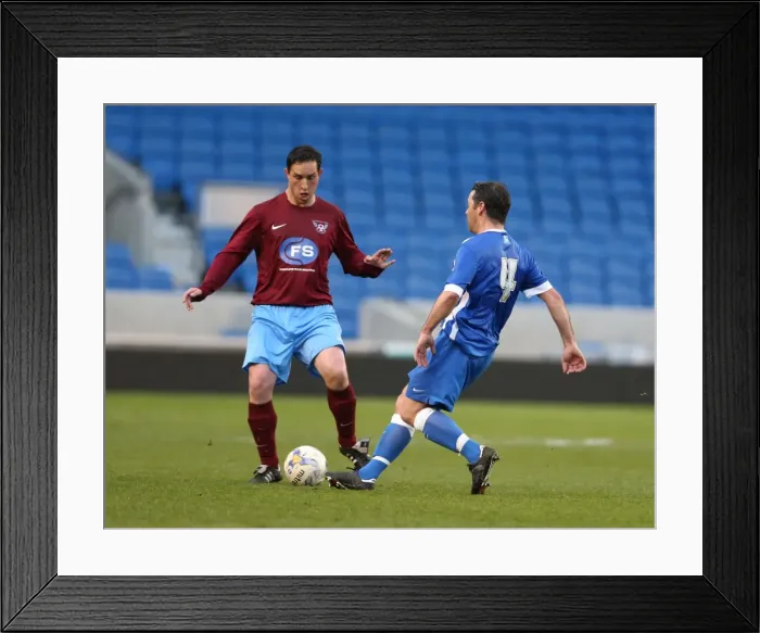 Framed Print : Brighton & Hove Albion: Play on the Pitch - April 29, 2015 (EVE) Framed Print : Brighton & Hove Albion: Play on the Pitch - April 29, 2015 (EVE)