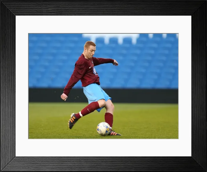 Framed Print : Brighton & Hove Albion: Play on the Pitch - 29 April 2015, American Express Community Stadium Framed Print : Brighton & Hove Albion: Play on the Pitch - 29 April 2015, American Express Community Stadium