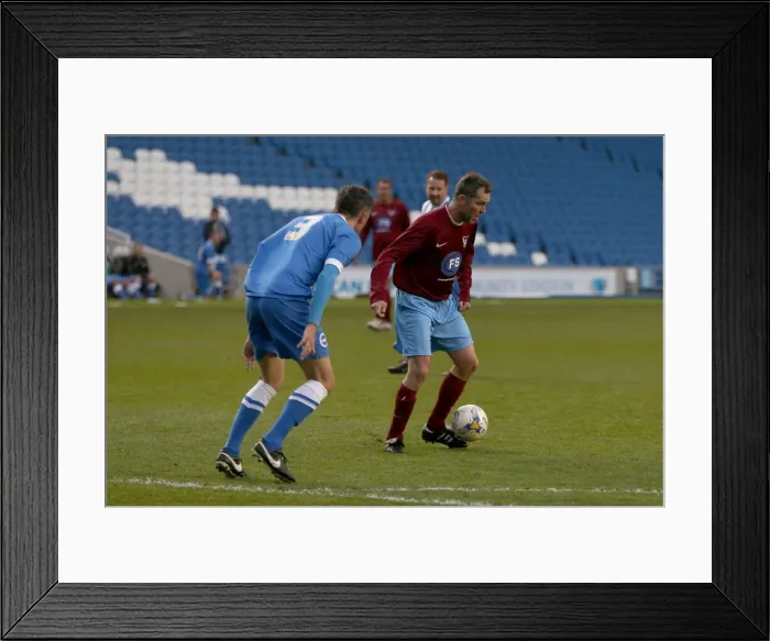 Framed Print : Brighton & Hove Albion: Playing on Pitch (06) - April 29, 2015 Evening Framed Print : Brighton & Hove Albion: Playing on Pitch (06) - April 29, 2015 Evening