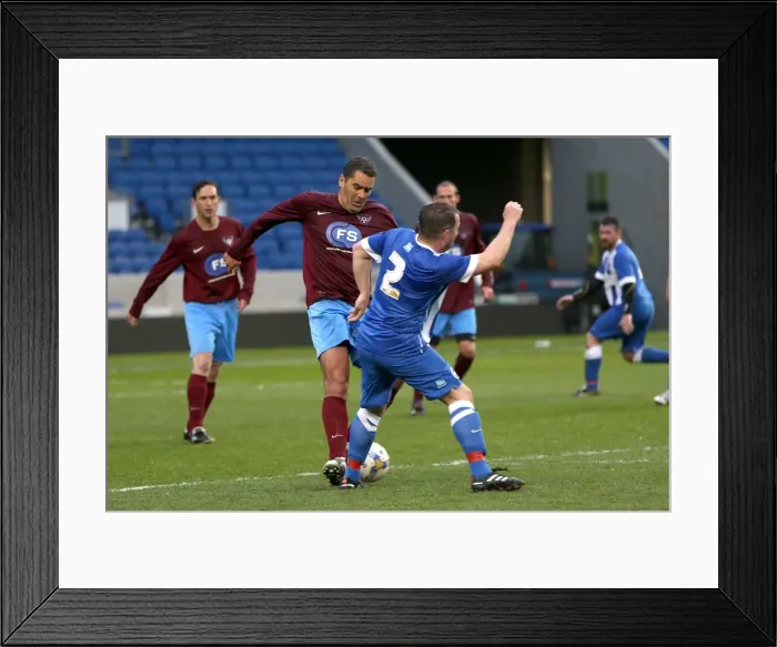 Framed Print : Brighton & Hove Albion: Playing on the Pitch (April 29, 2015) Framed Print : Brighton & Hove Albion: Playing on the Pitch (April 29, 2015)
