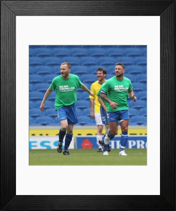 Framed Print : Brighton & Hove Albion: Play on the Pitch - American Express Community Stadium (30 April 2015) Framed Print : Brighton & Hove Albion: Play on the Pitch - American Express Community Stadium (30 April 2015)