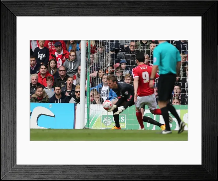 Framed Print : Christian Walton in Action: Brighton and Hove Albion vs Middlesbrough, May 2015 (Riverside Stadium) Framed Print : Christian Walton in Action: Brighton and Hove Albion vs Middlesbrough, May 2015 (Riverside Stadium)