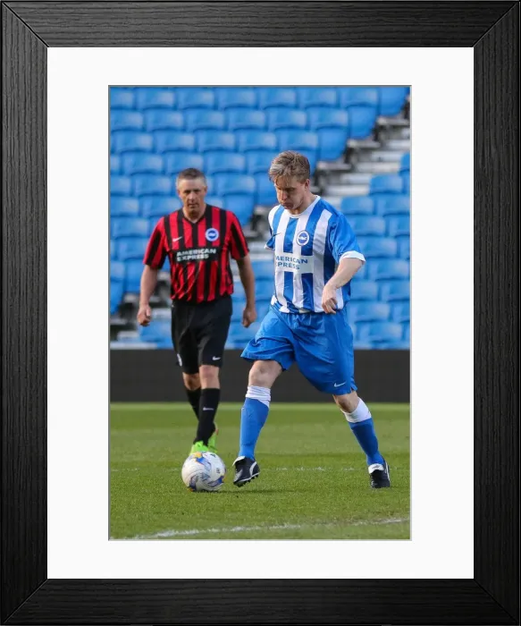 Framed Print : Brighton & Hove Albion: Play on the Pitch - Apr. 30, 2015 (EVE) Framed Print : Brighton & Hove Albion: Play on the Pitch - Apr. 30, 2015 (EVE)