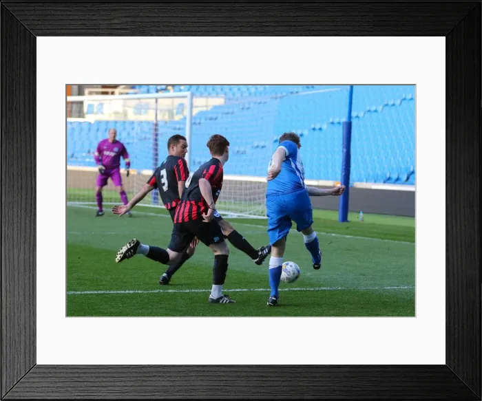 Framed Print : Brighton & Hove Albion: Play on the Pitch - APRIL 30, 2015 (EVE) Framed Print : Brighton & Hove Albion: Play on the Pitch - APRIL 30, 2015 (EVE)