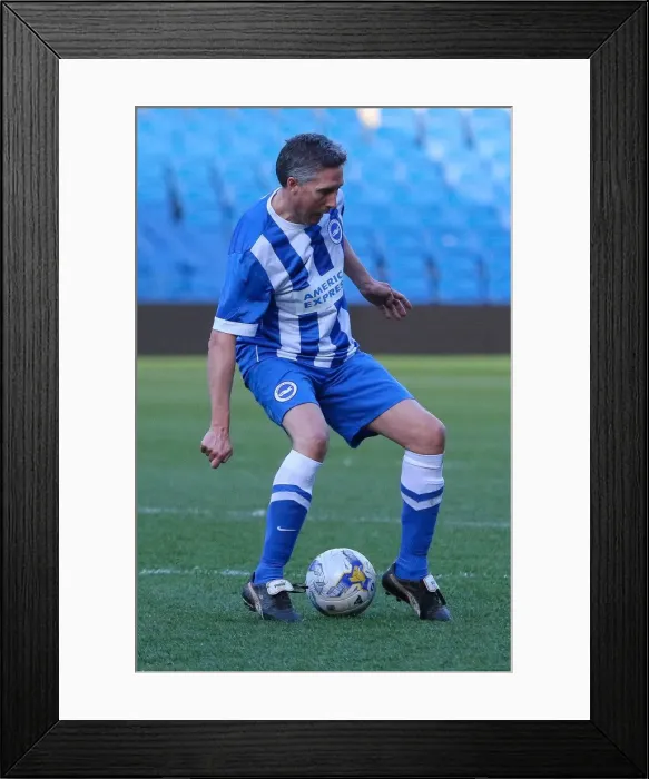 Framed Print : Brighton & Hove Albion: Play on the Pitch - April 30, 2015 (EVE) Framed Print : Brighton & Hove Albion: Play on the Pitch - April 30, 2015 (EVE)