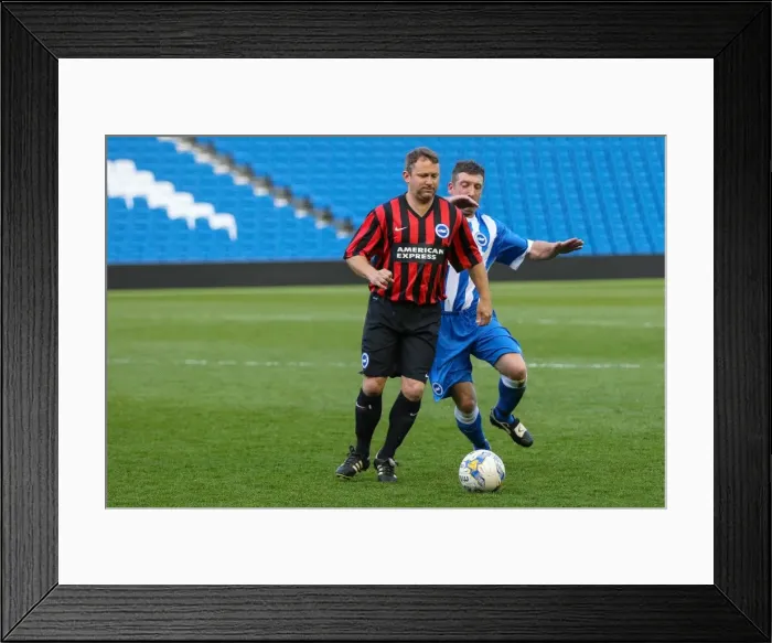 Framed Print : Brighton & Hove Albion: Play on the Pitch - APRIL 30, 2015 (EVE) Framed Print : Brighton & Hove Albion: Play on the Pitch - APRIL 30, 2015 (EVE)