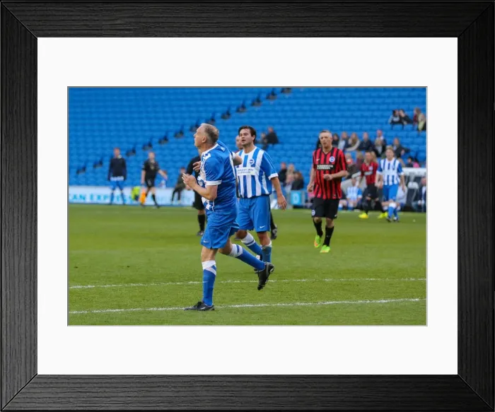 Framed Print : Brighton & Hove Albion: Play on the Pitch - A Exciting Moment from the 30 April 2015 (EVE) Match Framed Print : Brighton & Hove Albion: Play on the Pitch - A Exciting Moment from the 30 April 2015 (EVE) Match