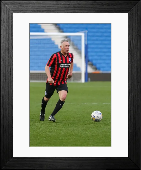 Framed Print : Brighton & Hove Albion: Play on the Pitch - APRIL 30, 2015 (EVE) Framed Print : Brighton & Hove Albion: Play on the Pitch - APRIL 30, 2015 (EVE)