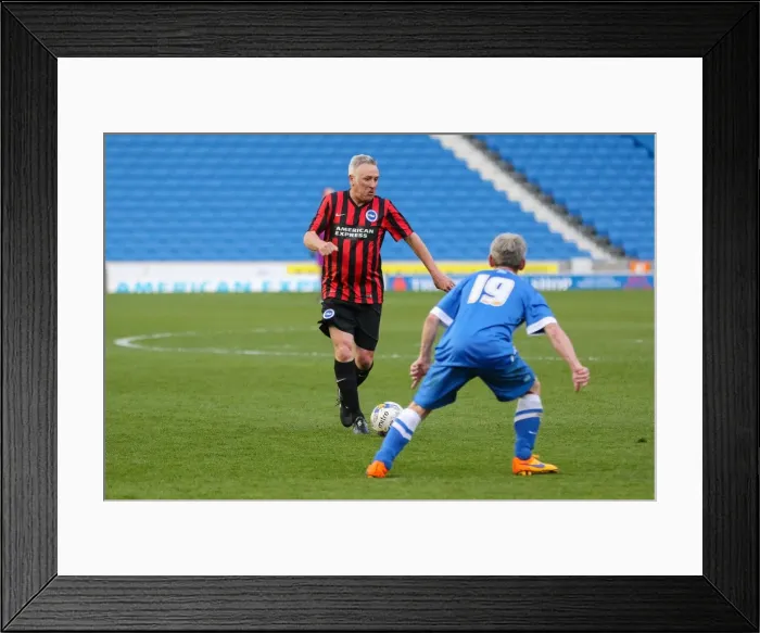 Framed Print : Brighton & Hove Albion: Play on the Pitch - April 30, 2015 (EVE) Framed Print : Brighton & Hove Albion: Play on the Pitch - April 30, 2015 (EVE)