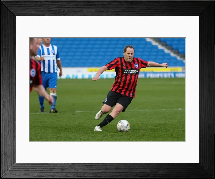 Framed Print : Brighton & Hove Albion: Play on the Pitch - 30 April 2015 Framed Print : Brighton & Hove Albion: Play on the Pitch - 30 April 2015