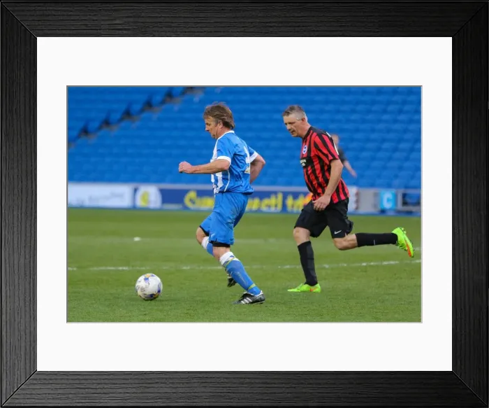 Framed Print : Brighton & Hove Albion: Play on the Pitch - APRIL 30, 2015 (EVE) Framed Print : Brighton & Hove Albion: Play on the Pitch - APRIL 30, 2015 (EVE)
