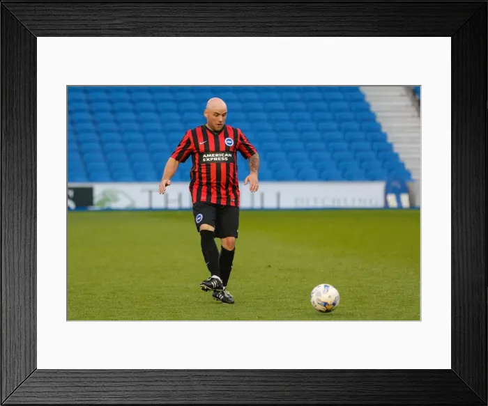 Framed Print : Brighton & Hove Albion: Play on the Pitch - April 30, 2015 (EVE) Framed Print : Brighton & Hove Albion: Play on the Pitch - April 30, 2015 (EVE)