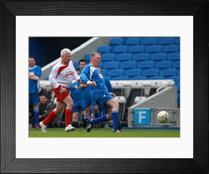 Framed Print : Brighton & Hove Albion: Playing on the Pitch - May 2015 Framed Print : Brighton & Hove Albion: Playing on the Pitch - May 2015