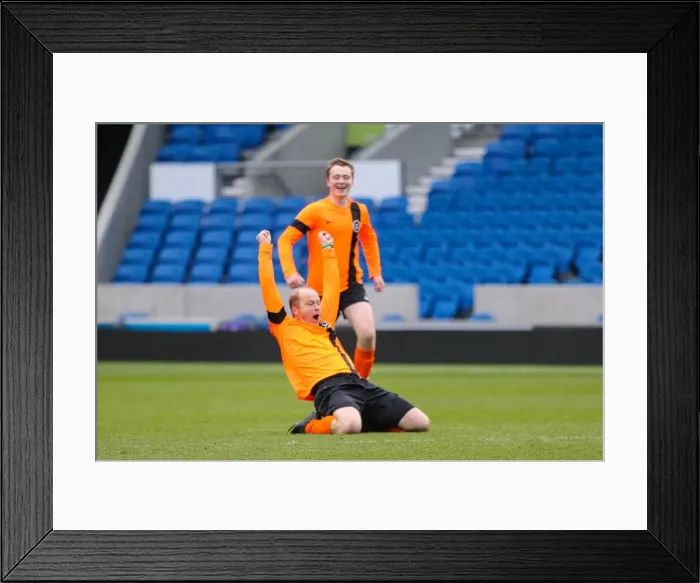 Framed Print : Brighton & Hove Albion: Play on the Pitch - May 1, 2015 Framed Print : Brighton & Hove Albion: Play on the Pitch - May 1, 2015