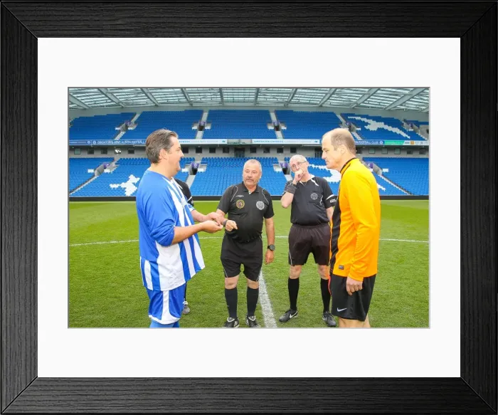 Framed Print : Brighton & Hove Albion: Play on the Pitch - May 1, 2015 Framed Print : Brighton & Hove Albion: Play on the Pitch - May 1, 2015