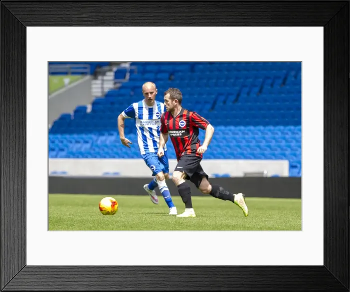 Framed Print : Brighton & Hove Albion: The Unforgettable 12 Staff Match on Pitch (25 May 2015) Framed Print : Brighton & Hove Albion: The Unforgettable 12 Staff Match on Pitch (25 May 2015)