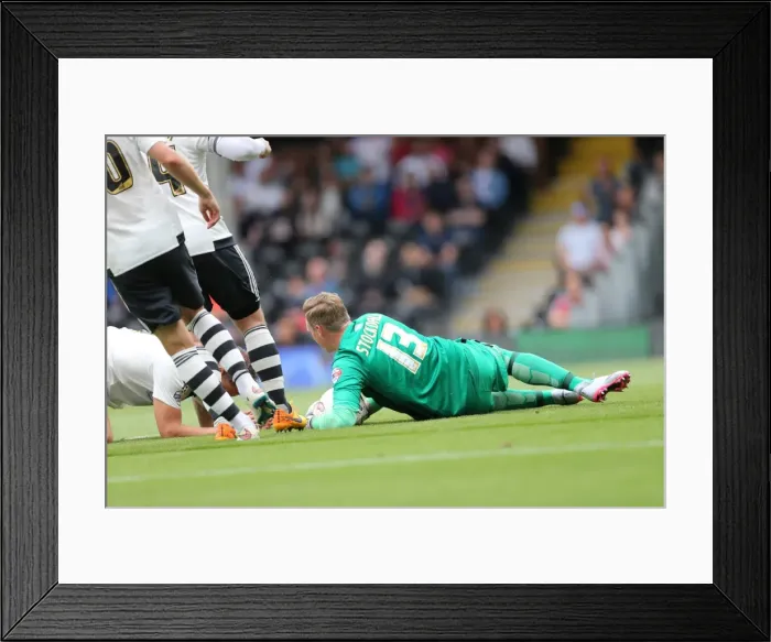 Framed Print : David Stockdale Focused: Brighton and Hove Albion Goalkeeper in Action against Fulham, Sky Bet Championship 2015 Framed Print : David Stockdale Focused: Brighton and Hove Albion Goalkeeper in Action against Fulham, Sky Bet Championship 2015