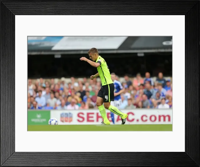 Framed Print : Brighton's Huenemeier Goes Head-to-Head with Ipswich in Championship Showdown (August 2015) Framed Print : Brighton's Huenemeier Goes Head-to-Head with Ipswich in Championship Showdown (August 2015)