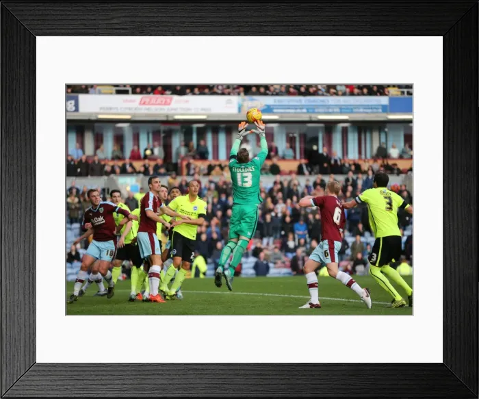Framed Print : Championship Showdown: Burnley vs. Brighton & Hove Albion at Turf Moor (22 NOV 2015) Framed Print : Championship Showdown: Burnley vs. Brighton & Hove Albion at Turf Moor (22 NOV 2015)