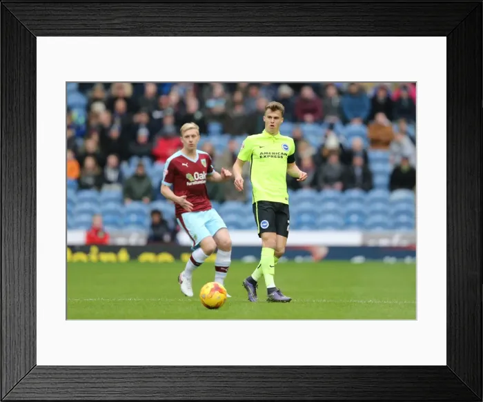 Framed Print : Sky Bet Championship Showdown: Burnley vs. Brighton & Hove Albion at Turf Moor (22 Nov 2015) Framed Print : Sky Bet Championship Showdown: Burnley vs. Brighton & Hove Albion at Turf Moor (22 Nov 2015)