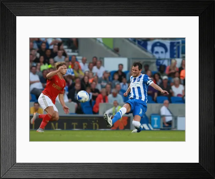 Framed Print : Gordon Greer Leads Brighton and Hove Albion in Sky Bet Championship Clash against Nottingham Forest (07.08.2015) Framed Print : Gordon Greer Leads Brighton and Hove Albion in Sky Bet Championship Clash against Nottingham Forest (07.08.2015)
