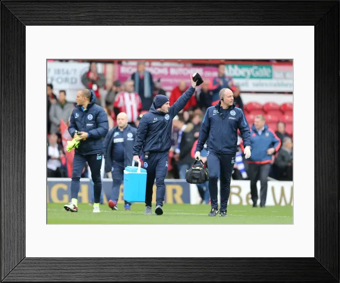 Framed Print : Battleground Griffin Park: Brentford vs. Brighton & Hove Albion in the Sky Bet Championship (26 December 2015) Framed Print : Battleground Griffin Park: Brentford vs. Brighton & Hove Albion in the Sky Bet Championship (26 December 2015)