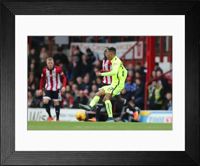 Framed Print : Brighton and Hove Albion vs. Brentford: A Battle in the Sky Bet Championship (26DEC15) Framed Print : Brighton and Hove Albion vs. Brentford: A Battle in the Sky Bet Championship (26DEC15)