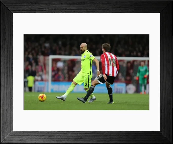 Framed Print : Championship Showdown: Brentford vs. Brighton & Hove Albion at Griffin Park (26DEC15) Framed Print : Championship Showdown: Brentford vs. Brighton & Hove Albion at Griffin Park (26DEC15)
