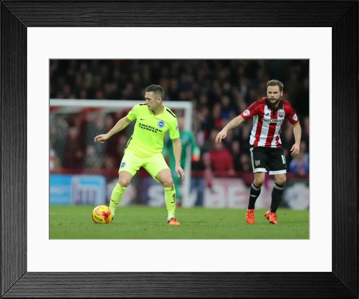 Framed Print : Championship Showdown: Brentford vs. Brighton & Hove Albion at Griffin Park (26DEC15) Framed Print : Championship Showdown: Brentford vs. Brighton & Hove Albion at Griffin Park (26DEC15)