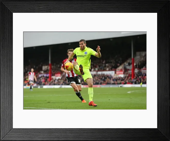 Framed Print : Battling in the Championship: Brentford vs. Brighton & Hove Albion (26 DEC 2015) Framed Print : Battling in the Championship: Brentford vs. Brighton & Hove Albion (26 DEC 2015)